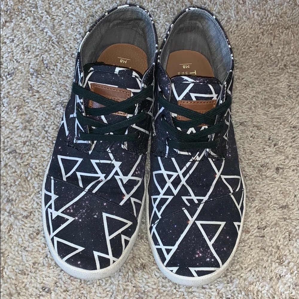 navy patterned toms boots